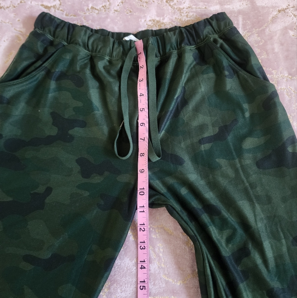 SCORPIO SOL | Camo Print Joggers - Picture 15 of 16
